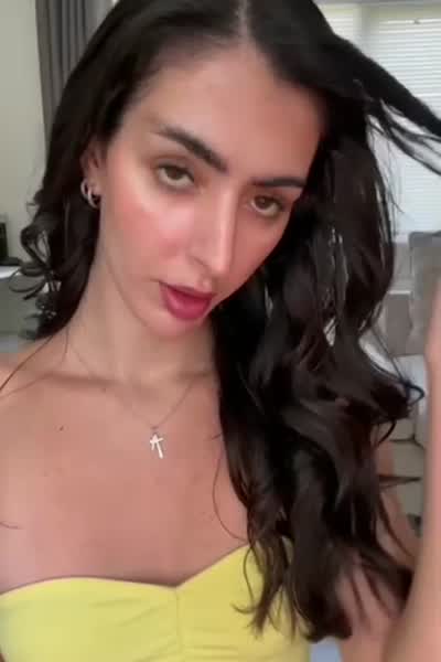 ArabPrincessSX-lounge-crsetYL-dnmskrt–WhatsThatUnderThere-LegalCylindricalBurro-a33rHZ1l