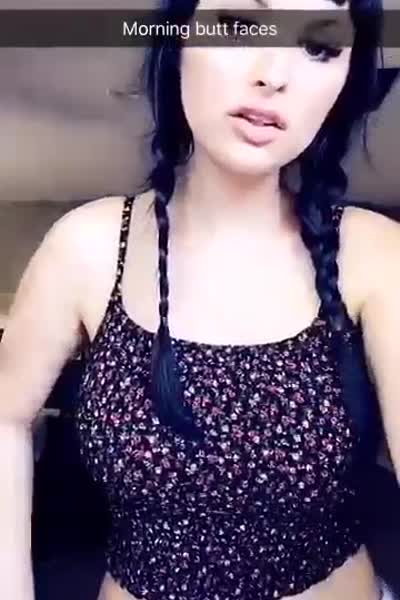 BaileyJayTweets-1060961674788769797-01