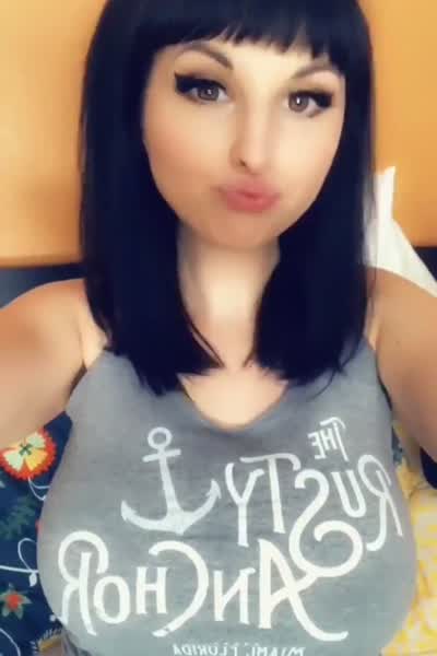 BaileyJayTweets-1127409480235352064-01