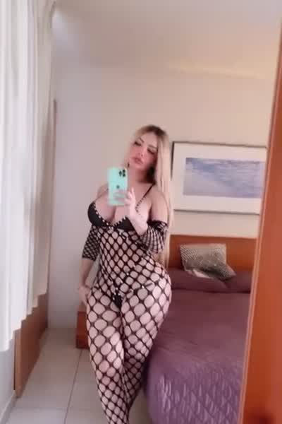 Monica Chavez aka monicatransexxx OnlyFans – Buen da amores quie